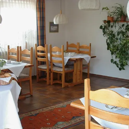 Gastehaus Stumpf 宾馆 巴特施泰本